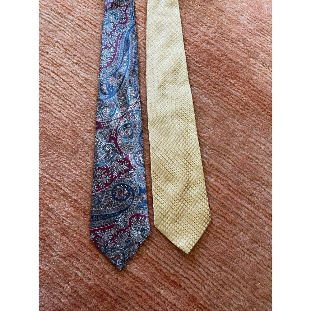 Bundle of two beautiful ties